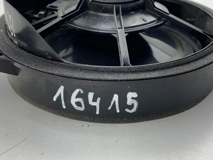 Toyota RAV 4 (XA50) (2018 - ) 861601A210 Динамики задних дверей — фото 3