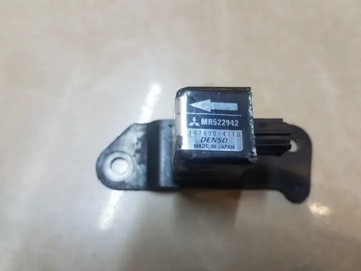 Mitsubishi Pajero Sport I (1996 - 2004) 1876004110 Датчик удара SRS — фото 1