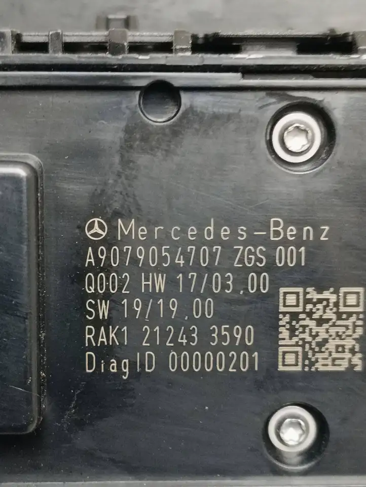 Mercedes-Benz Sprinter W907 W910 (2018 - ) A9079054707 Блок кнопок стеклоподъемников — фото 4