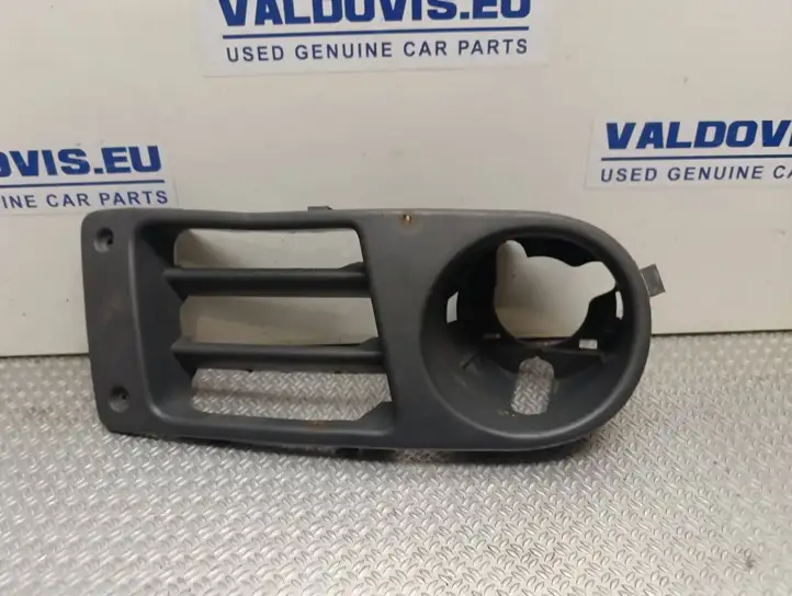 Opel Vivaro (2001 - 2006) 8200113991 Решетка противотуманной фары — фото 2