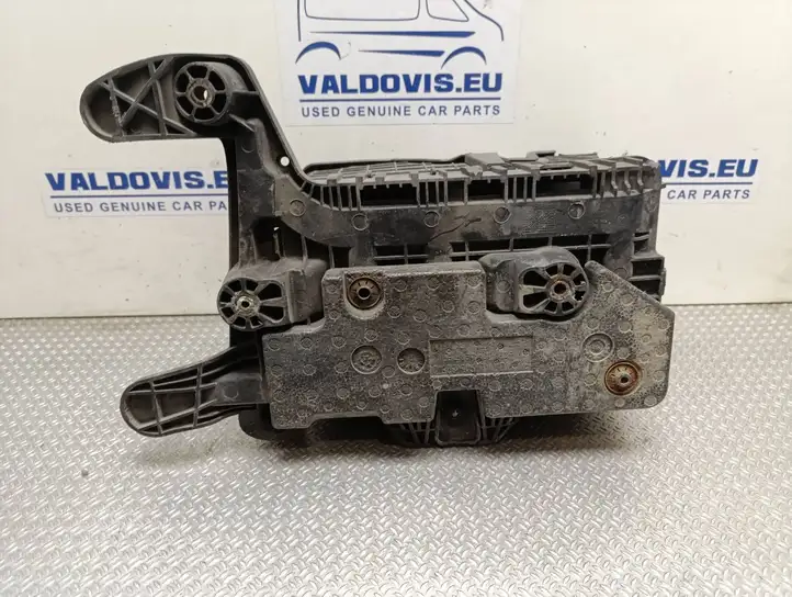 Volkswagen Caddy (2010 - 2015) 3C0915443A Крышка ящика аккумулятора — фото 2