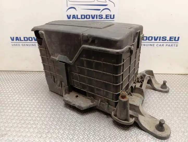 Volkswagen Caddy (2010 - 2015) 3C0915443A Крышка ящика аккумулятора — фото 3