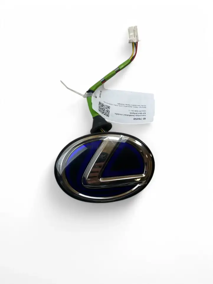 Lexus RX 450H (2015 - 2019) Эмблема производителя — фото 1