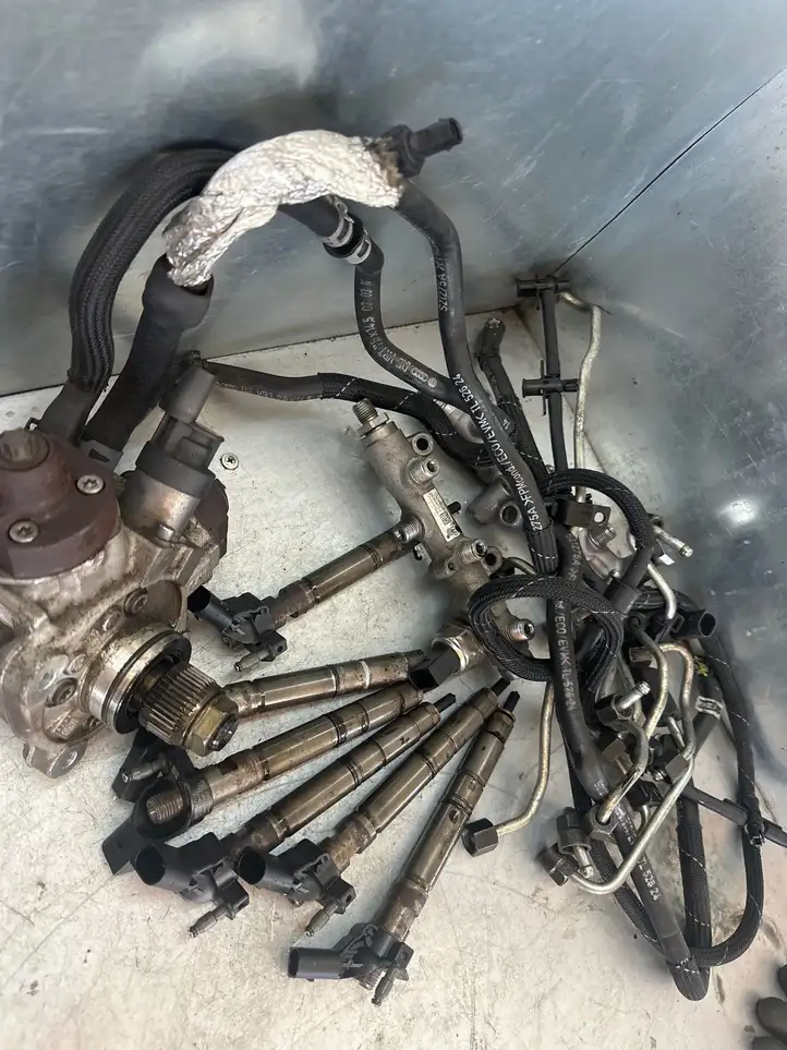 Audi A6 C7 (2011 - 2014) 0445010642 Комплект системы впрыска — фото 2