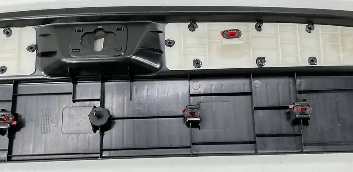 Cadillac Escalade IV (2014 - 2019) 22886552 Отделка порога багажника — фото 9