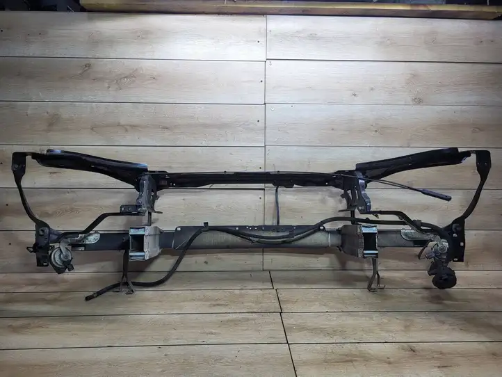 Mercedes-Benz E C207 W207 (2009 - 2017) 2076200300 Кронштейн панели радиатора — фото 2
