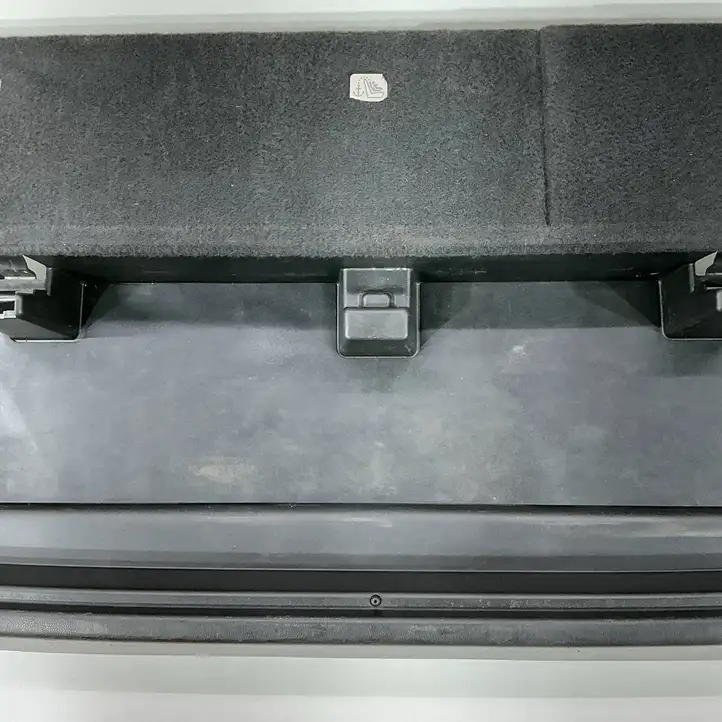 Cadillac Escalade IV (2014 - 2019) APY21445 Ящик для хранения в багажнике — фото 11