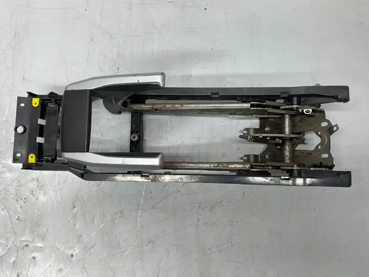 Opel Zafira B (2006 - 2008) 13237305 Кронштейн ручного тормоза — фото 2
