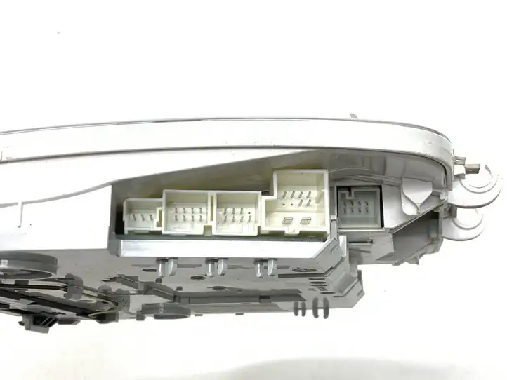 Mercedes-Benz E A207 (2010 - 2017) A2078200201 Передняя подсветка — фото 6