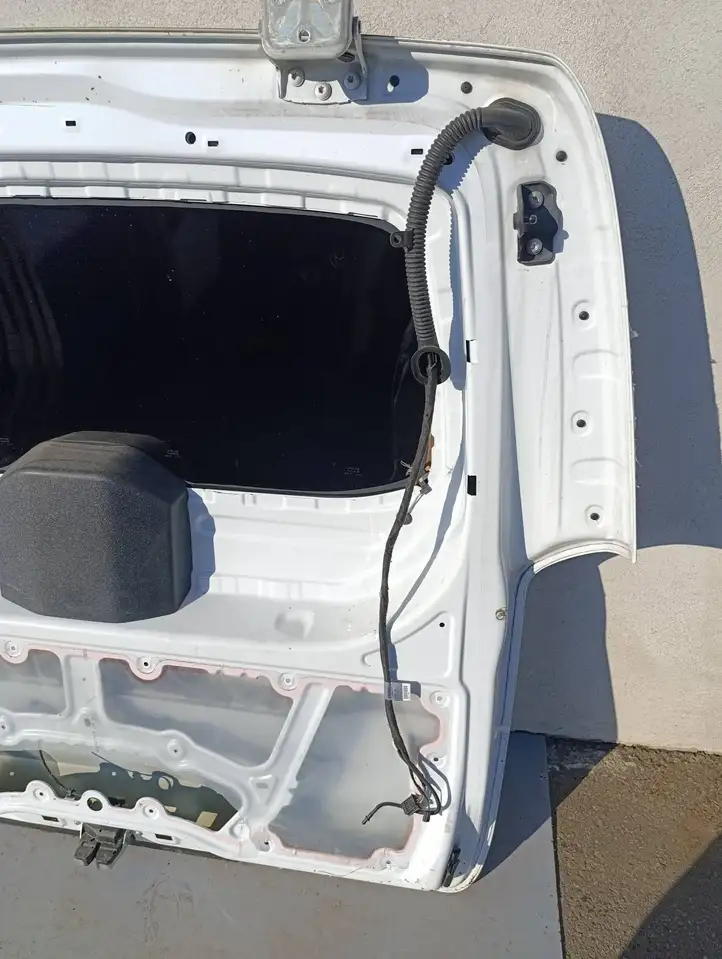Mercedes-Benz Vito W447 (2014 - ) Крышка багажника — фото 15