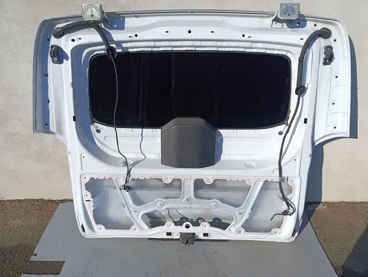 Mercedes-Benz Vito W447 (2014 - ) Крышка багажника — фото 17