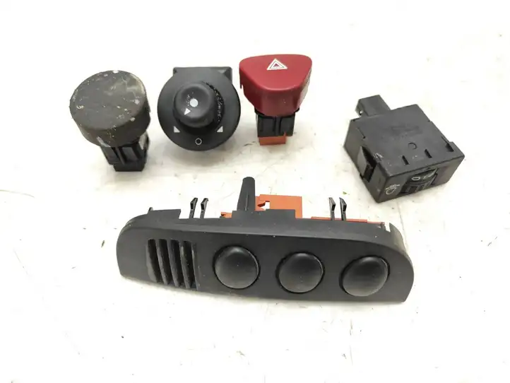 Citroen C3 (2002 - 2009) 96405778XT Включатель аварийных фонарей — фото 1