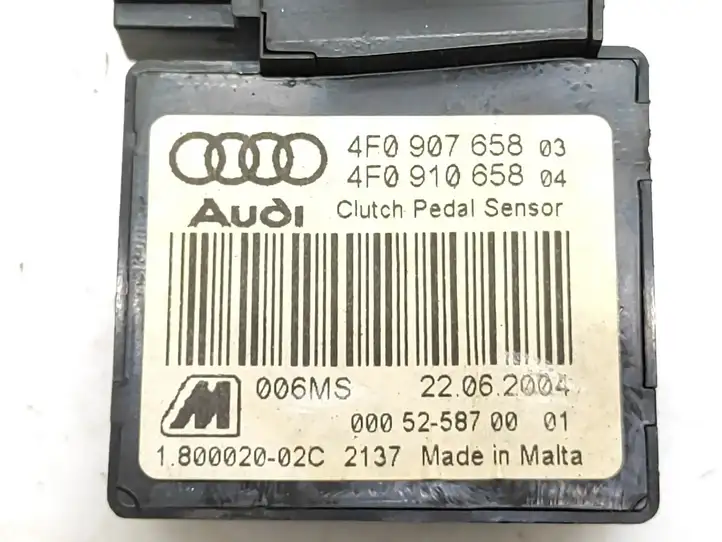 Audi A6 S6 C6 4F (2004 - 2008) 4F0907658 Датчик педали сцепления — фото 3