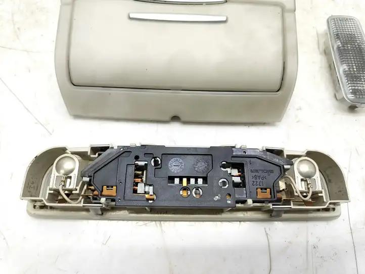 Audi A6 S6 C6 4F (2004 - 2008) 4F0947135BE Передняя подсветка — фото 14