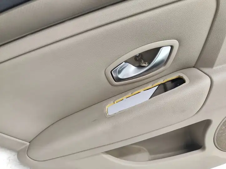 Renault Laguna III (2007 - 2015) 829A10096R Обшивка задней двери — фото 6
