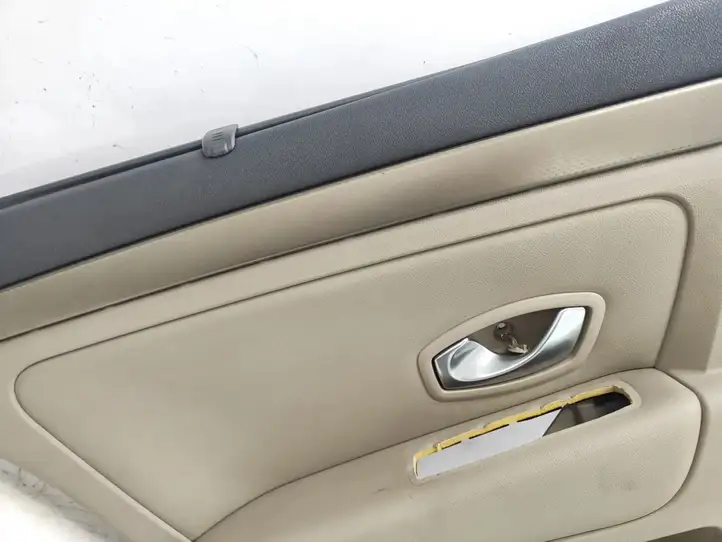 Renault Laguna III (2007 - 2015) 829A10096R Обшивка задней двери — фото 7