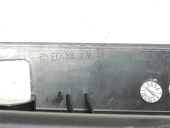 Mercedes-Benz CLS C219 (2003 - 2011) E048831021 Вещевой ящик — фото 9