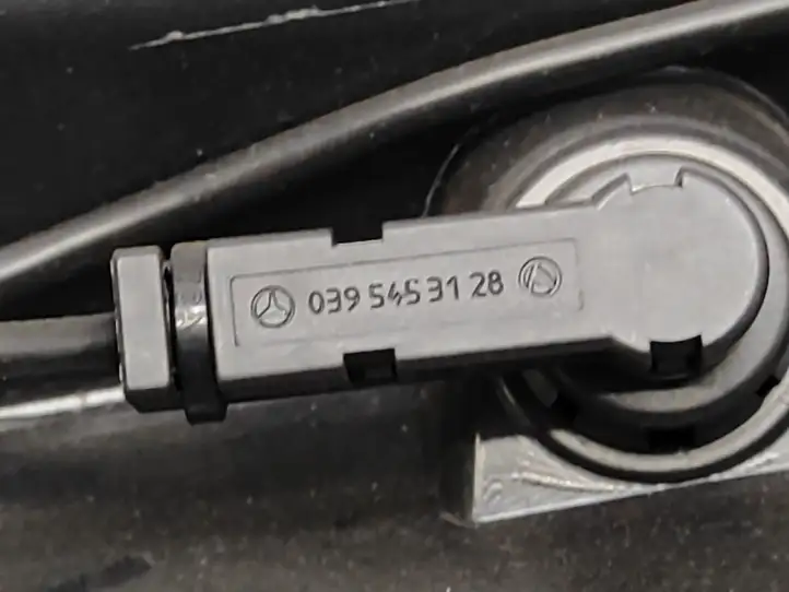 Mercedes-Benz CLS C219 (2003 - 2011) E048831021 Вещевой ящик — фото 10