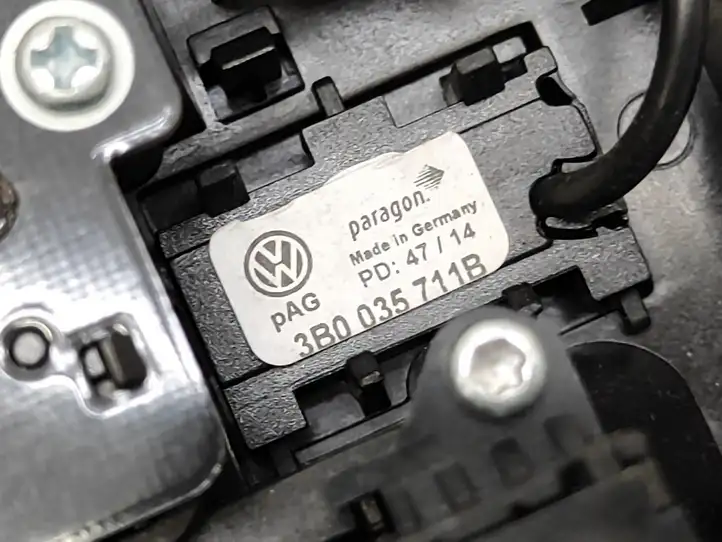 Volkswagen Golf VII (2013 - 2019) 5G0868837A Передняя подсветка — фото 2