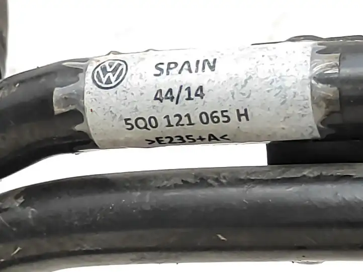 Volkswagen Golf VII (2013 - 2019) 5Q0121065H Шланги системы охлаждения — фото 7