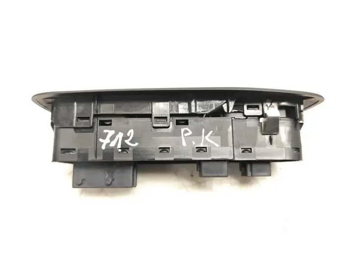 Peugeot 2008 I (2013 - 2019) 96749624ZD Блок кнопок стеклоподъемников — фото 2