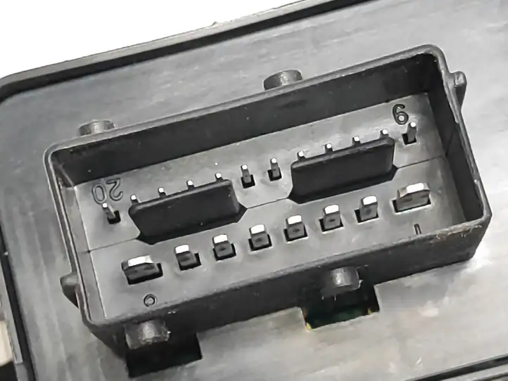 Peugeot 2008 I (2013 - 2019) 96749624ZD Блок кнопок стеклоподъемников — фото 5