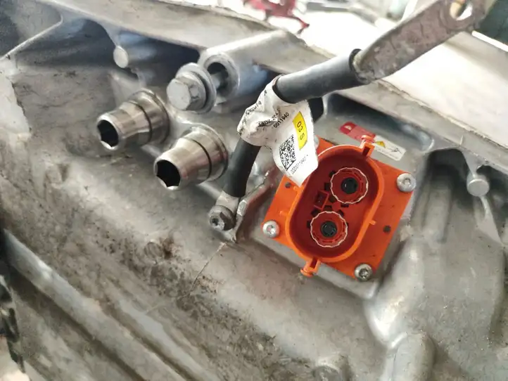 Volkswagen Golf VII (2013 - 2019) 5Q0915590R Модуль аккумуляторной батареи гибридного автомобиля / электромобиля — фото 3