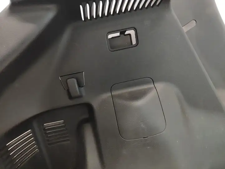 Suzuki Swift III (2017 - ) 7628052R00 Боковая обшивка багажника — фото 5