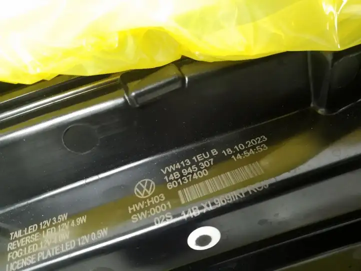 Volkswagen ID.7 (2024 - ) 14B945307 Задний фонарь в крышке багажника — фото 7