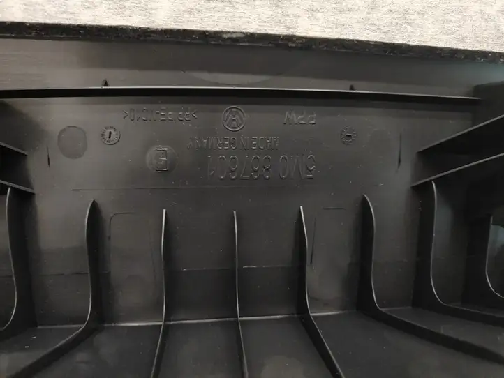 Volkswagen Golf Plus (2008 - 2014) 5M0867601 Комплект обшивки крышки багажника — фото 10