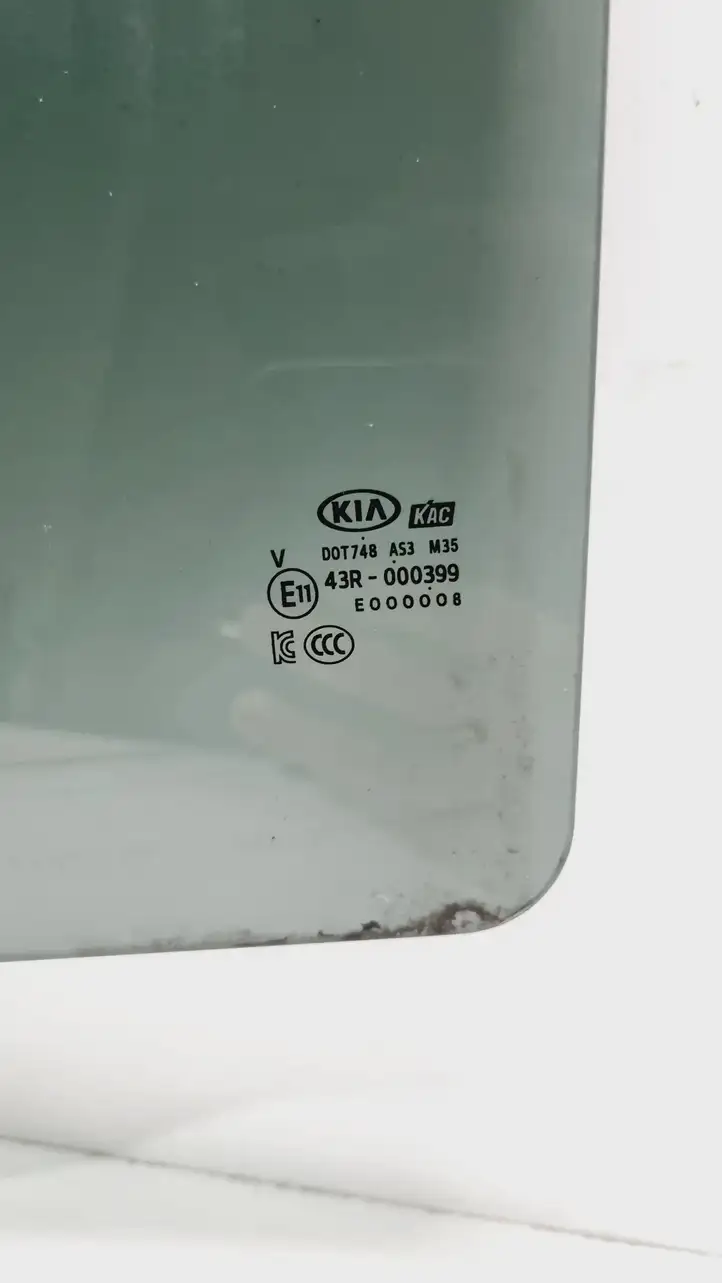 Kia Sorento (2014 - 2017) 83410C5010 Стекло задней двери — фото 2