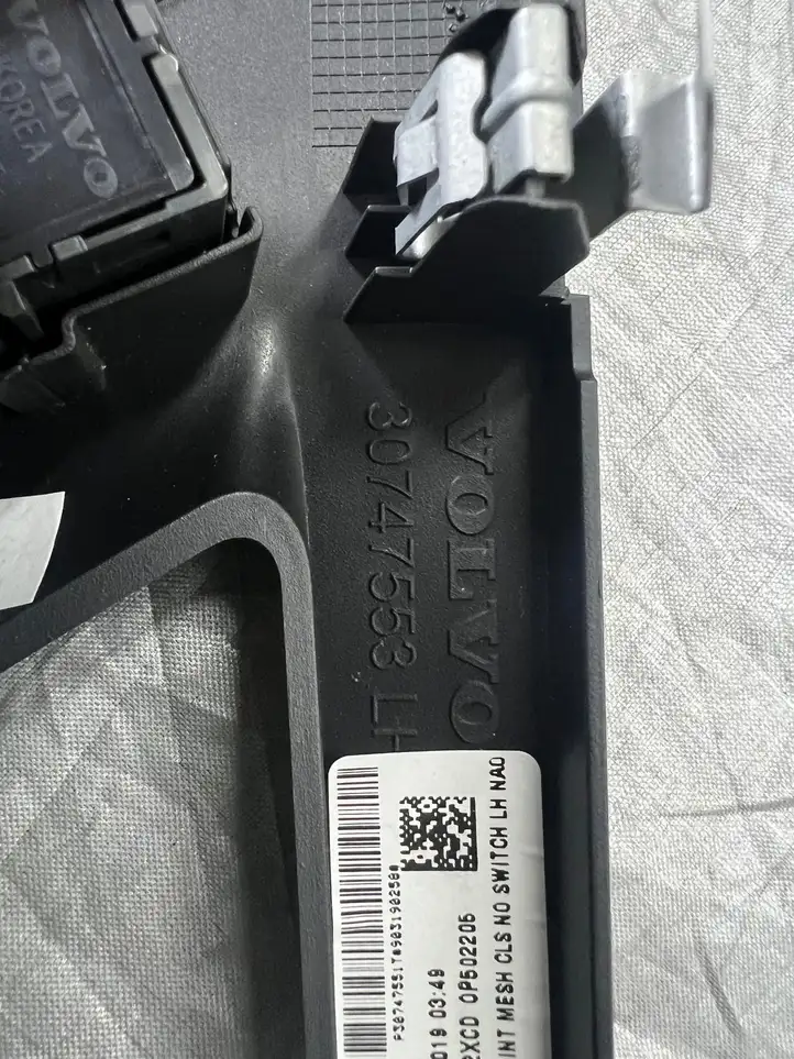 Volvo S60 (2018 - ) 30747553 Накладка динамика задней двери — фото 5