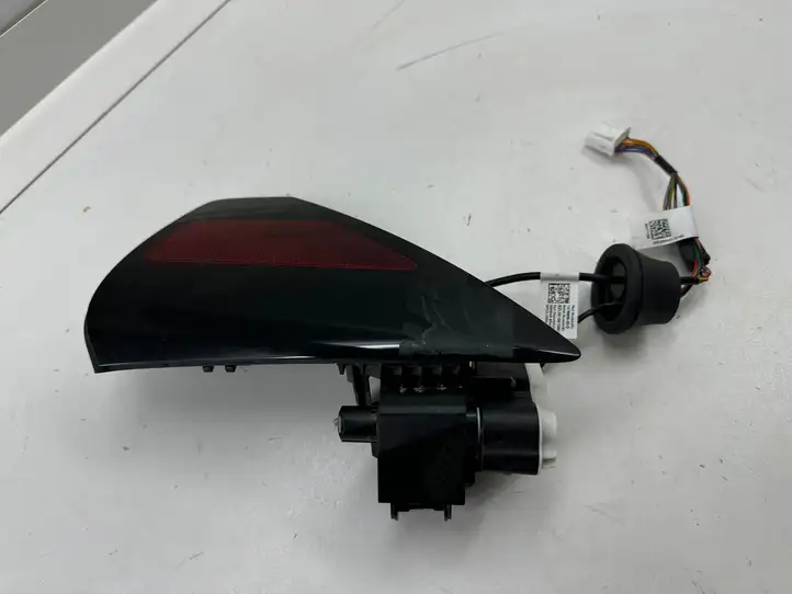 Tesla Model Y (2019 - 2024) 150551400D Крышка зарядного разъема — фото 1