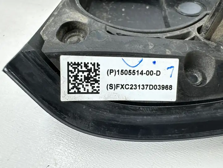 Tesla Model Y (2019 - 2024) 150551400D Крышка зарядного разъема — фото 6