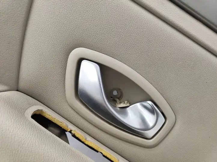 Renault Laguna III (2007 - 2015) 829A00059R Обшивка задней двери — фото 7