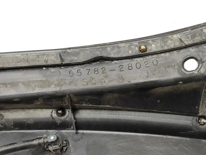 Toyota Previa (XR30, XR40) II (2000 - 2006) 5578128040 Жабо стеклоочистителей — фото 11