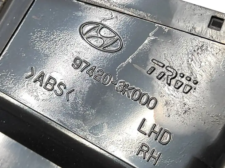 Hyundai Sonata (2003 - 2007) 974203K000 Боковой воздушный дефлектор — фото 6