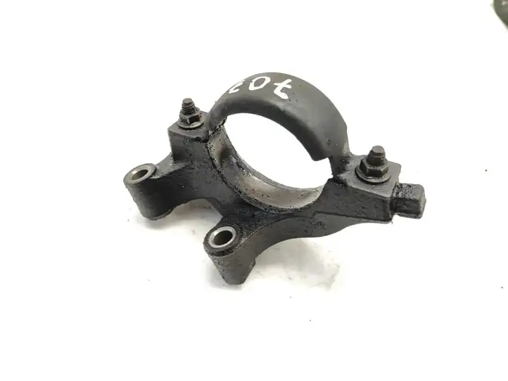 Mazda 2 (2007 - 2010) Кронштейн подвесного подшипника — фото 1