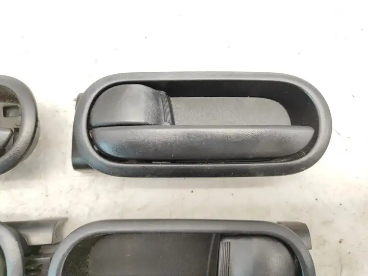 Mazda 2 (2007 - 2010) Внутренняя ручка двери — фото 2