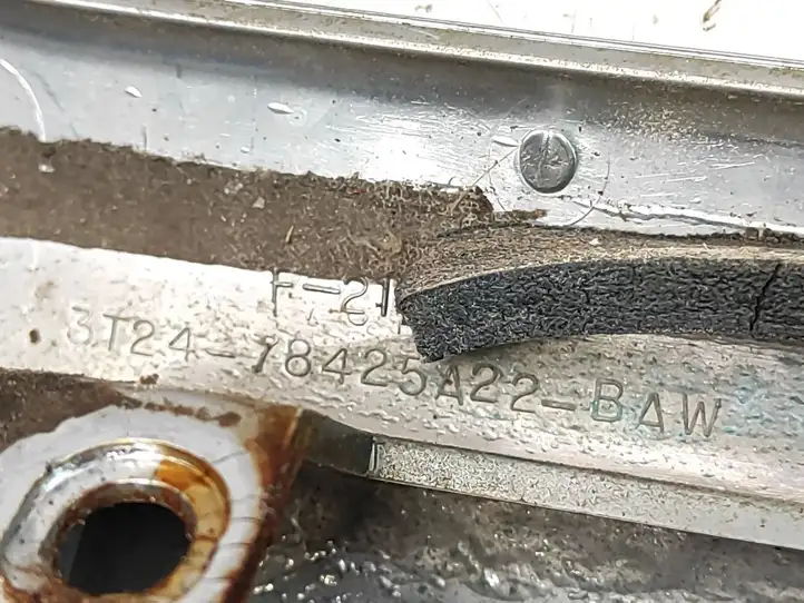 Mazda Tribute (2000 - 2004) 3T2478425A22BAW Подсветка номера — фото 9