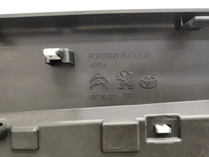 Peugeot Traveller (2016 - ) 98098781ZD Обшивка раздвижной двери — фото 10