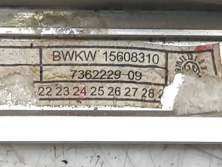 BMW X1 F48 F49 (2015 - 2022) 7362229 Накладка стекла задней двери — фото 6