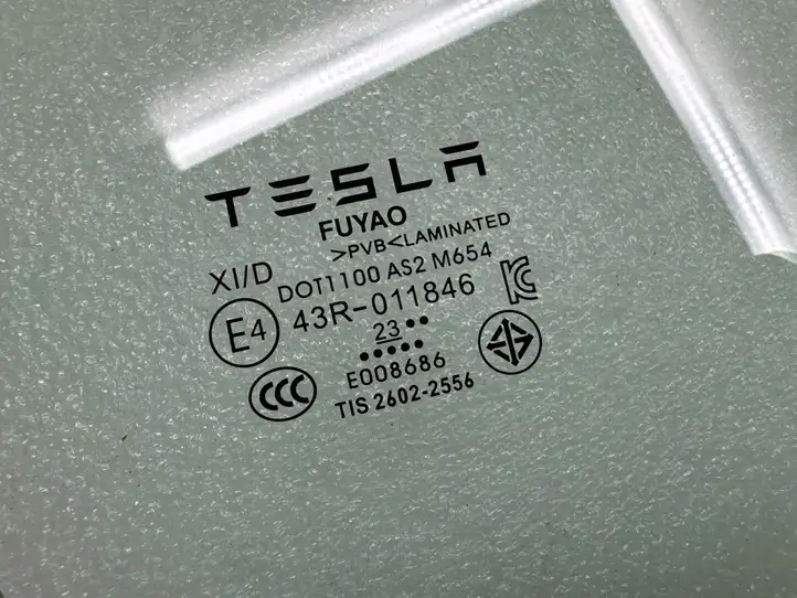 Tesla Model Y (2019 - 2024) 43R011846 Стекло передней двери — фото 5