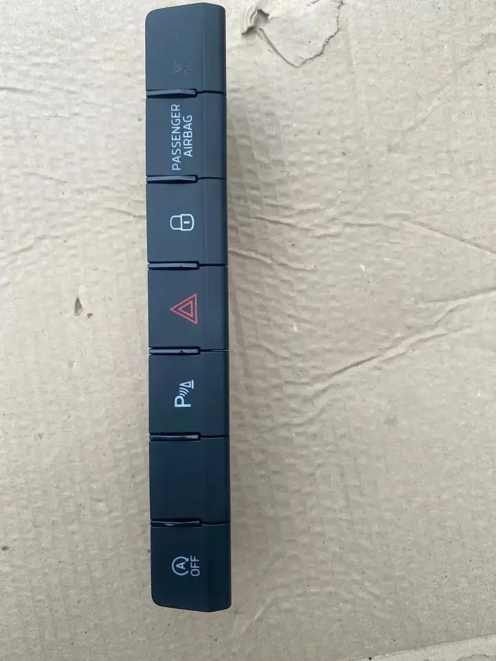 Skoda Kodiaq (2017 - ) 565927132AK Включатель аварийных фонарей — фото 1