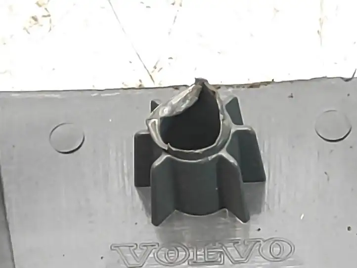 Volvo C70 (2005 - 2009) 09181511 Накладка ремня безопасности — фото 4