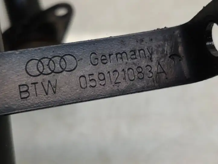 Audi A6 S6 C5 4B (1997 - 2001) 059121083A Шланги системы охлаждения — фото 5