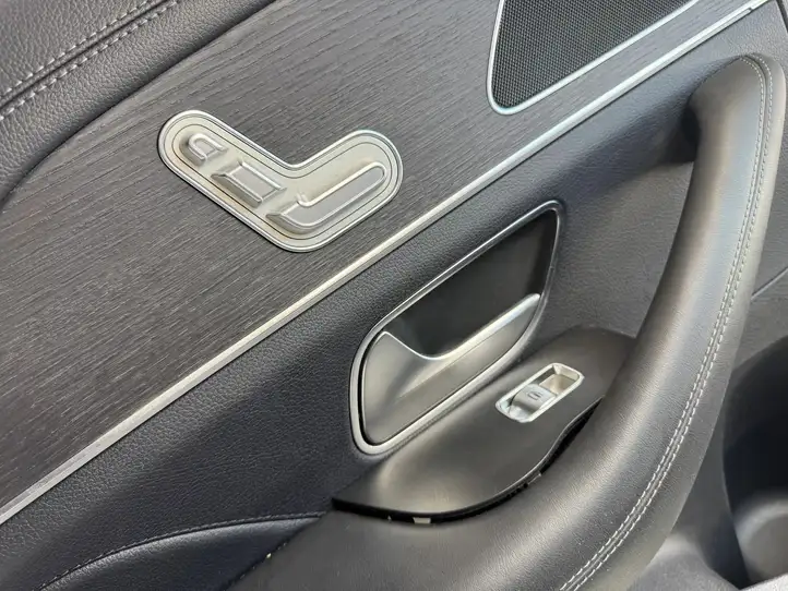 Mercedes-Benz GLE W167 (2019 - ) A1677373700 Обшивка задней двери — фото 5