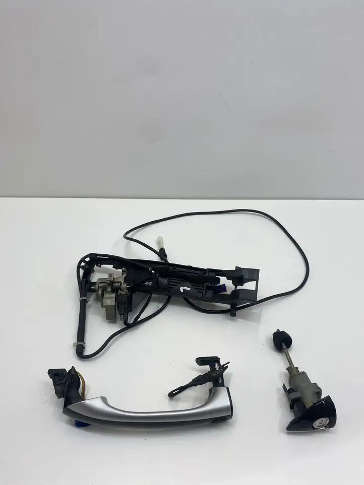 Mercedes-Benz SL R230 (2001 - 2012) A2307601570 Наружная ручка двери — фото 1