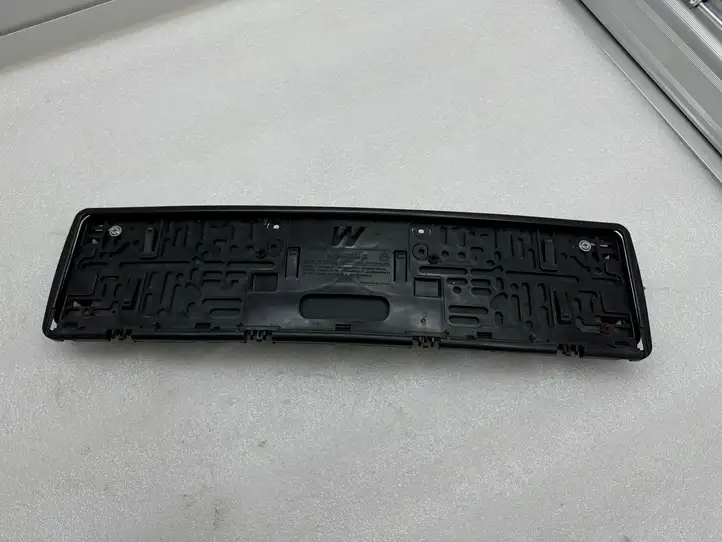 Tesla Model S (2012 - 2016) 102187100C Рамка номера — фото 2