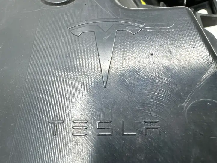 Tesla Model S (2012 - 2016) 102401800A Передняя противотуманная фара — фото 11
